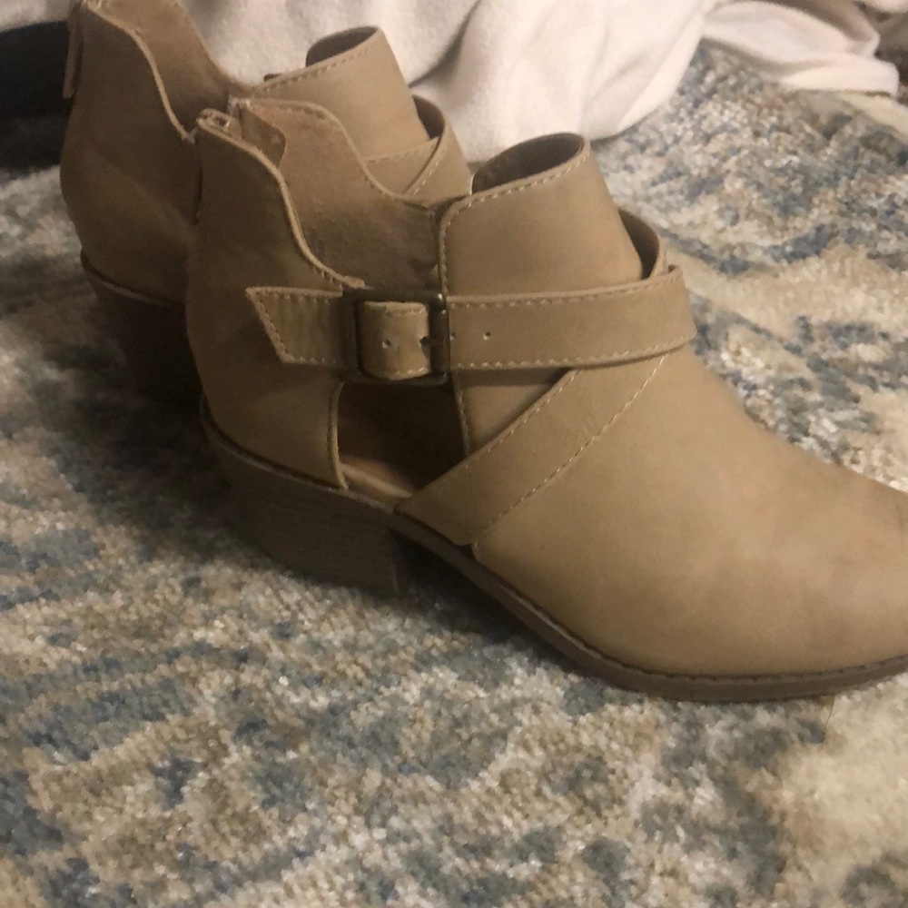 Girls shoes size 1 in fair condition